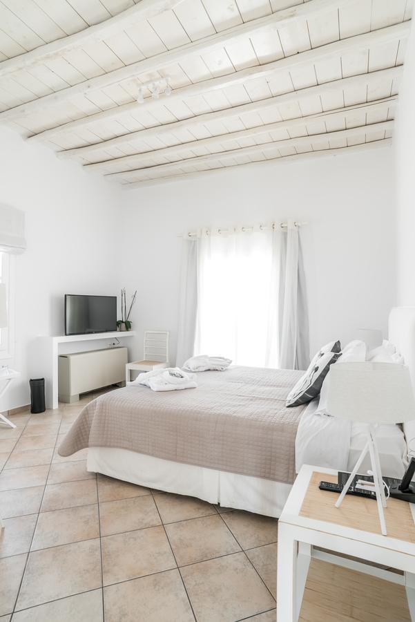 Capo Di Mykonos Resort Agios Ioannis Diakoftis Ruang foto